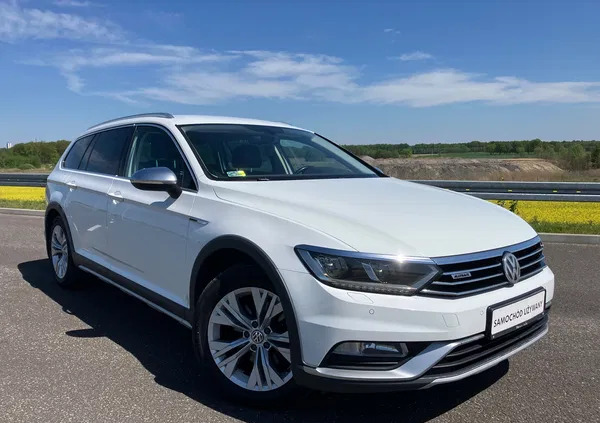 śląskie Volkswagen Passat cena 59900 przebieg: 273254, rok produkcji 2015 z Tychy